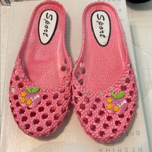 Women’s Pink Woven Slip-On Slippers with Decorative Heart Charm
